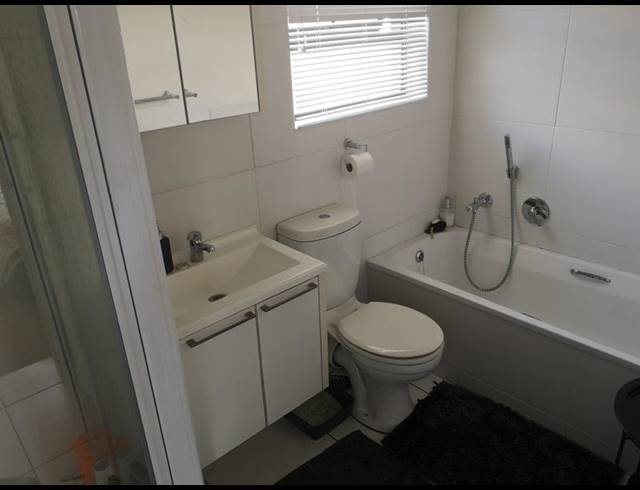 1 BEDROOM PROPERTY TO RENT IN FOURWAYS